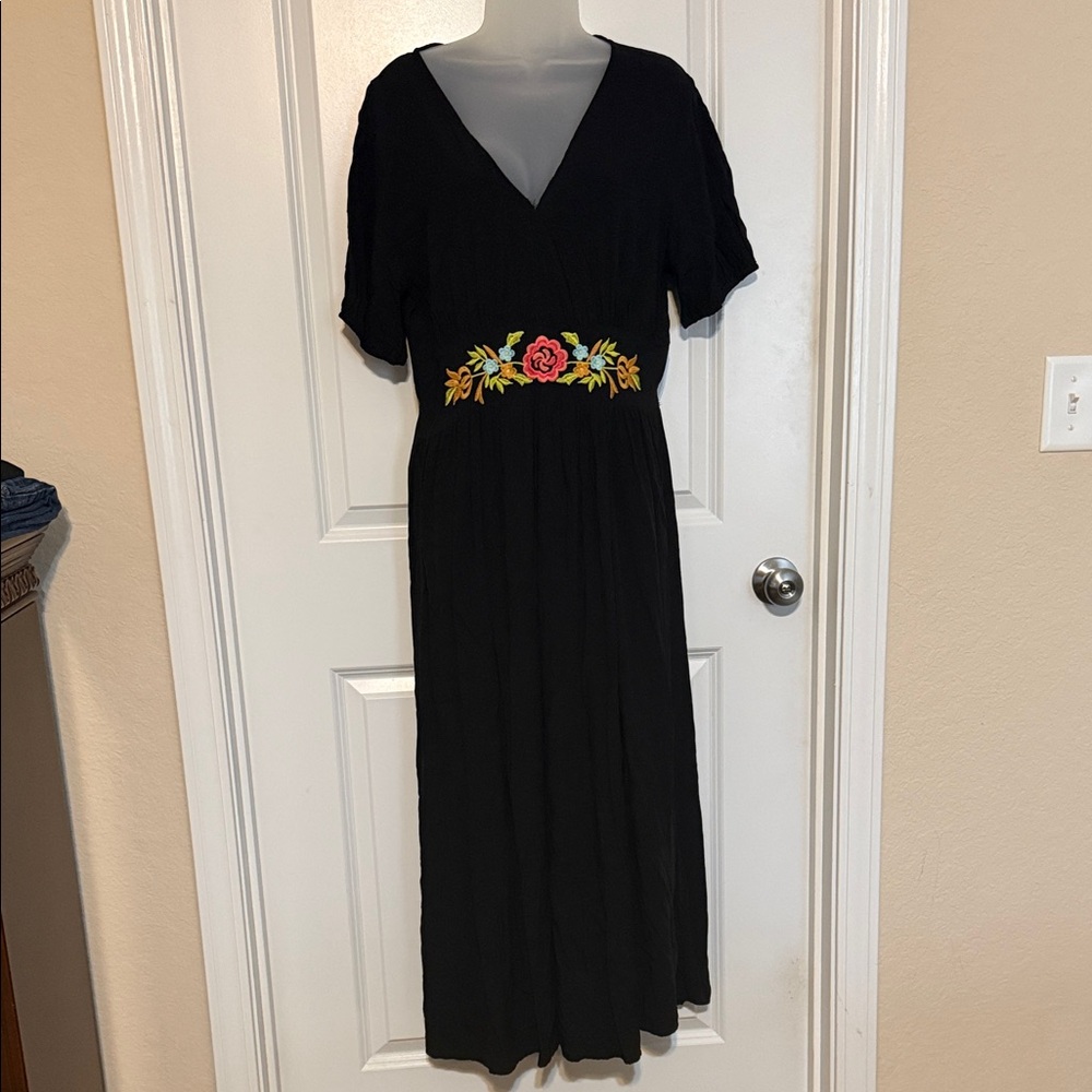 Floral Embroidered Black Midi Dress